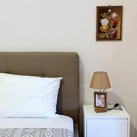 Aem 1 Bedroom #5 דירה גולם