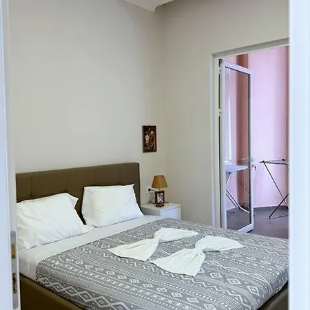 Aem 1 Bedroom #5 *